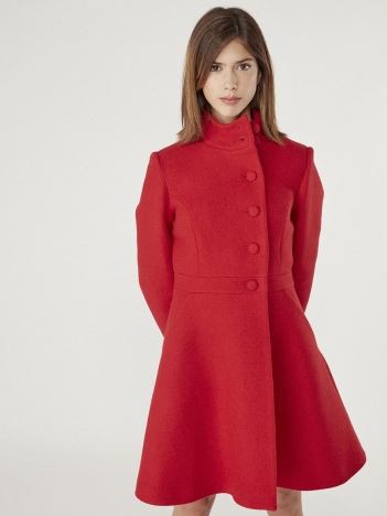 Пальто женское красное на пуговицах