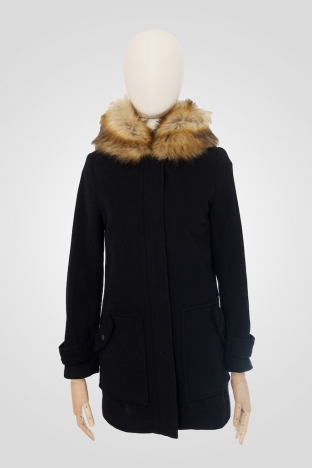 Пальто жіноче з капюшоном з оздобленням штучним хутром